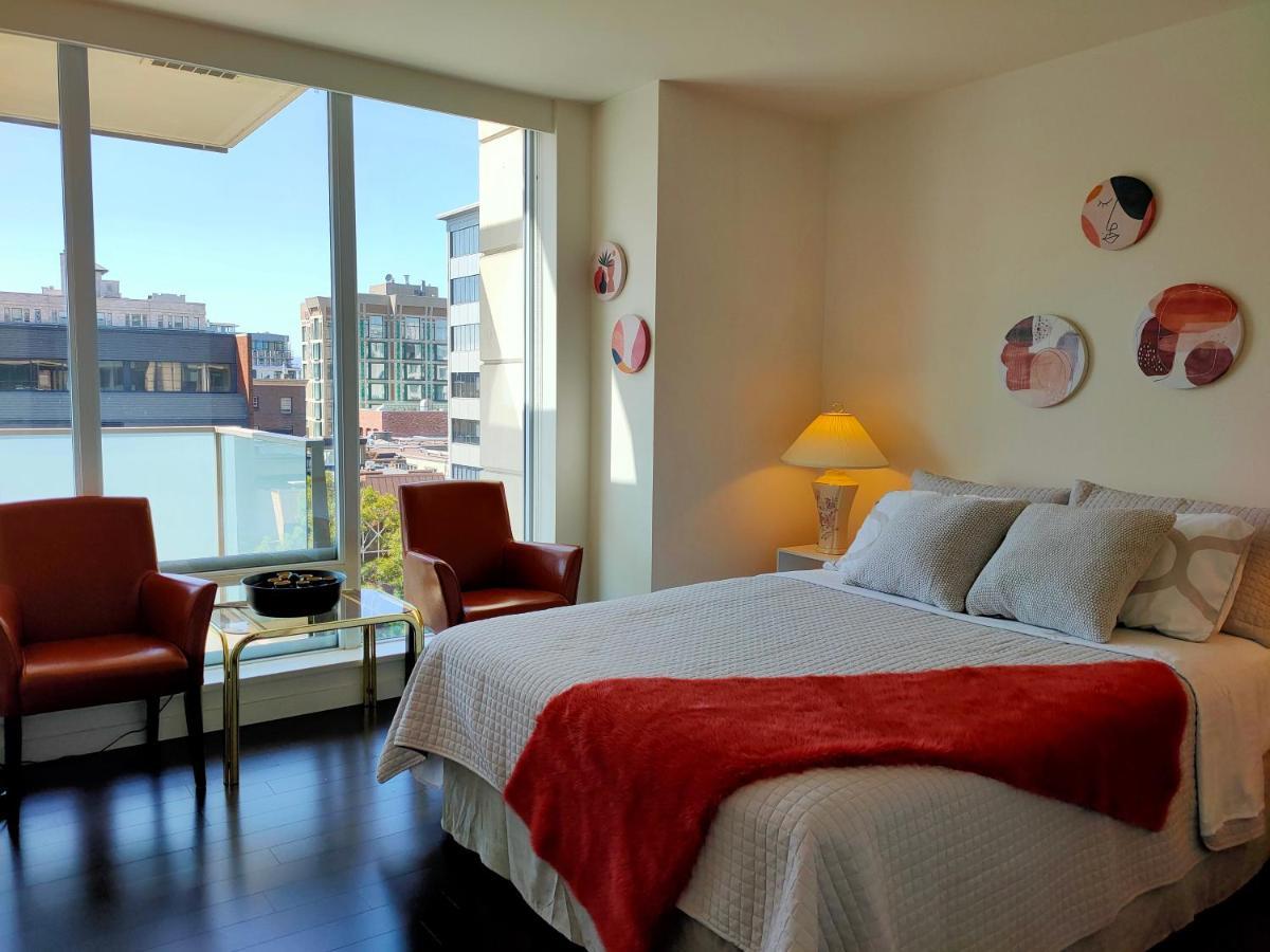 Waterfalls Hotel - Suite In Falls Downtown With Pool Victoria Extérieur photo