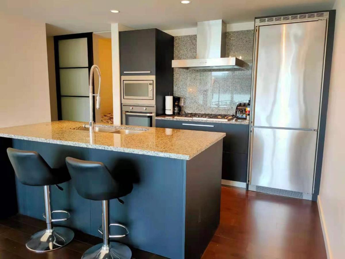 Waterfalls Hotel - Suite In Falls Downtown With Pool Victoria Extérieur photo