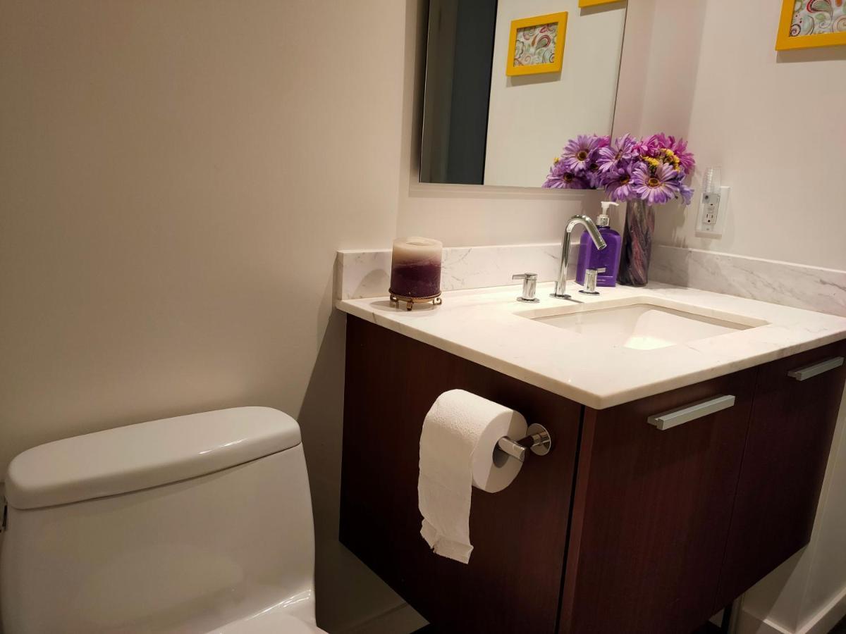 Waterfalls Hotel - Suite In Falls Downtown With Pool Victoria Extérieur photo