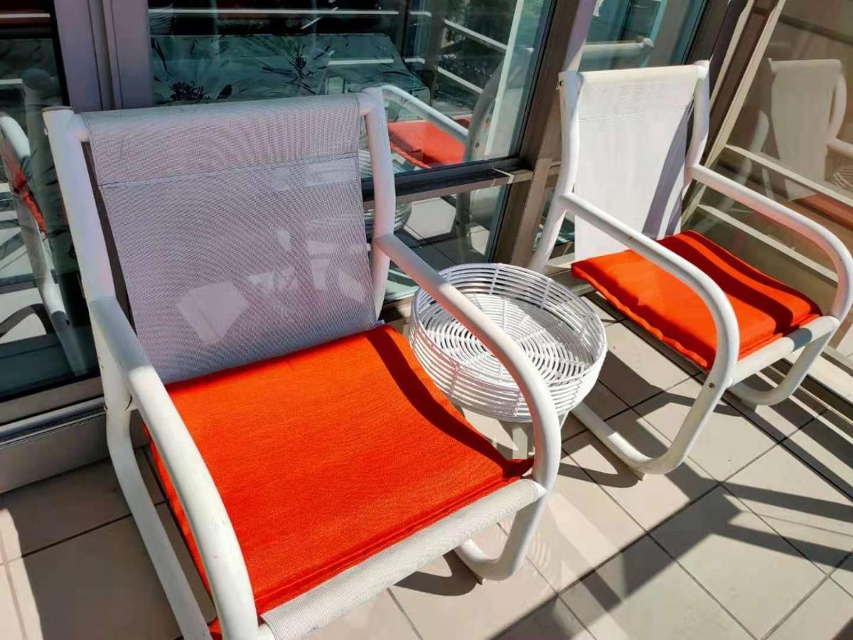 Waterfalls Hotel - Suite In Falls Downtown With Pool Victoria Extérieur photo